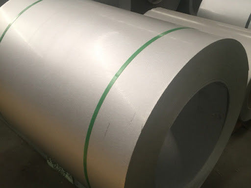 Construction 0.50mm*1200mm Galvalume bobines d'acier AZ150 55% bobines d'alucinée anti-impression à l'aide de doigts Paquet d'exportation standard