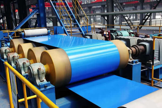 PVDF bobine d'aluminium prépeinte RAL5017 bleu de la circulation HDP 3003 H24 H26 100MEK Résistance